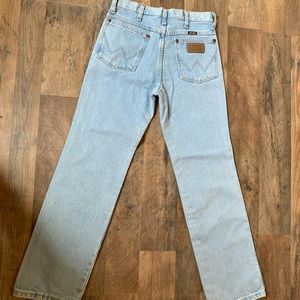 Classic Light Wash Straight Leg Wranglers in Good VTG condition 28x30